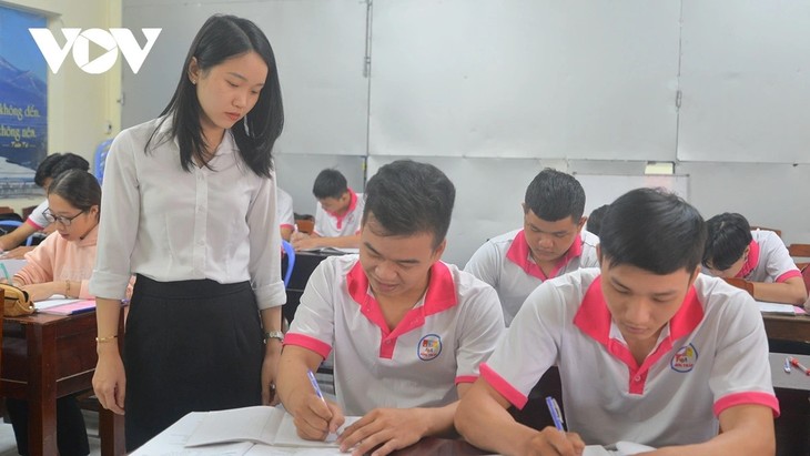 ປີ 2026, ຄາດ​ວ່າ ຫວຽດ​ນາມ ສົ່ງ​ແຮງ​ງານ​ປະ​ມານ 112.000 ຄົນ​ໄປ​ເຮັດ​ວຽກ​ຢູ່​ຕ່າງ​ປະ​ເທດ - ảnh 1