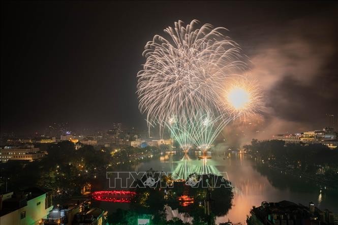 ລາຍການສະແດງສິລະປະພິເສດ “ຫວຽດນາມ - ລາວ: ມະຫາກາບແຫ່ງມິດຕະພາບ”  - ảnh 1