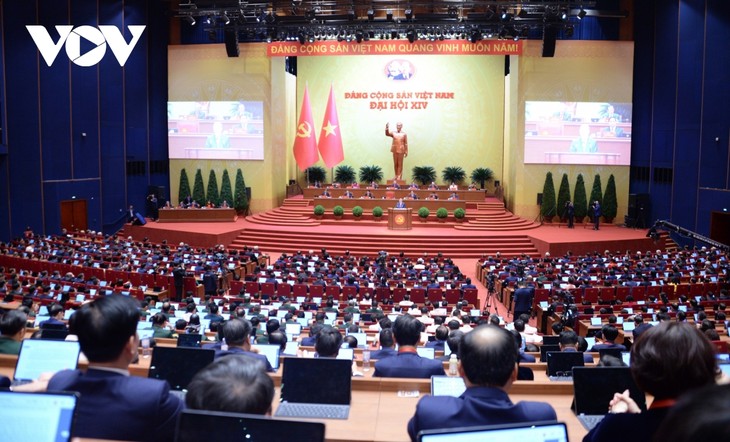 ກອງ​ປະ​ຊຸມ​ໃຫຍ່​ຜູ້​ແທນ​ທົ່ວ​ປະ​ເທດ​ຄັ້ງ​ທີ XIV ຂອງ​ພັກ:​ ບຸກ​ທະ​ລຸ​​ຈິນ​ຕະ​ນາ​ການ​ຂອງ​ພັກ - ảnh 1