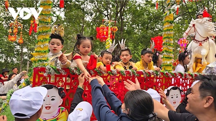 ການເດີນທາງໄປຍັງເຂດມໍລະດົກຍາມຕົ້ນລະດູບານໃໝ່ - ảnh 18