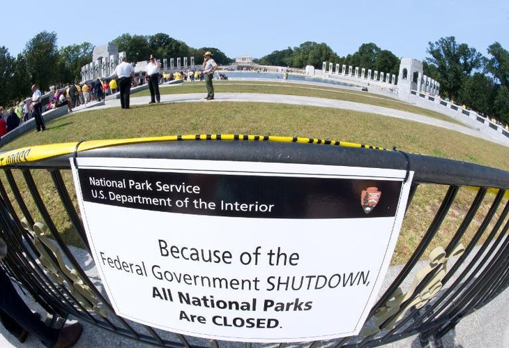 Shooting in front of US Capitol building  - ảnh 1