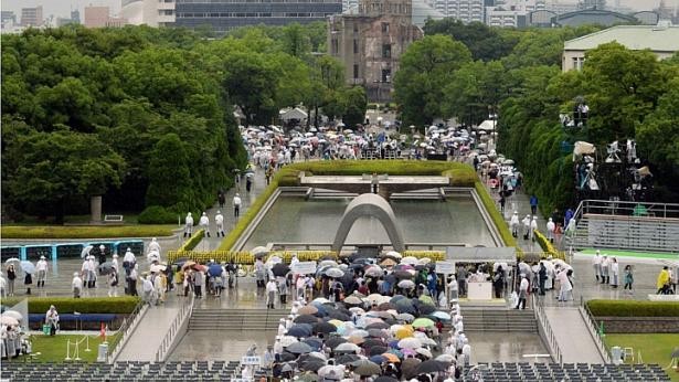 Japan commemorates Hiroshima bombing victims - ảnh 1