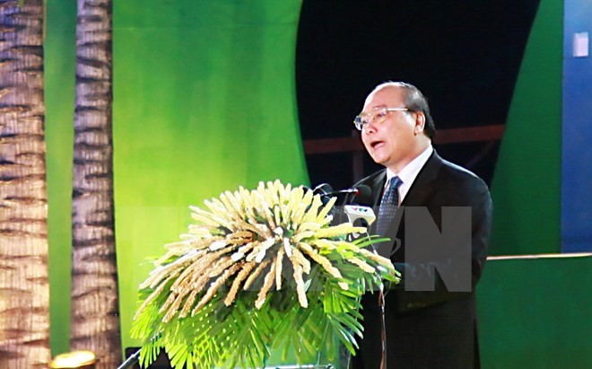 Deputy PM Nguyen Xuan Phuc visits Singapore  - ảnh 1