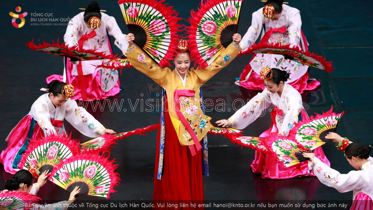 Hanbok, the traditional costume of Koreans - ảnh 3