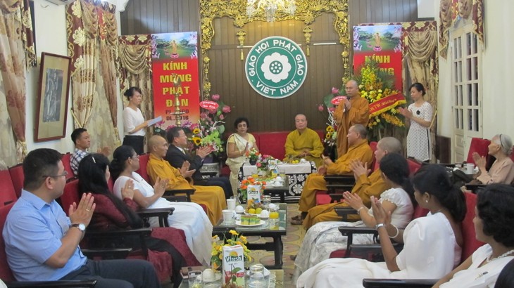 Photo exhibition “Insights into Sri Lankan Buddhist Culture”  - ảnh 8