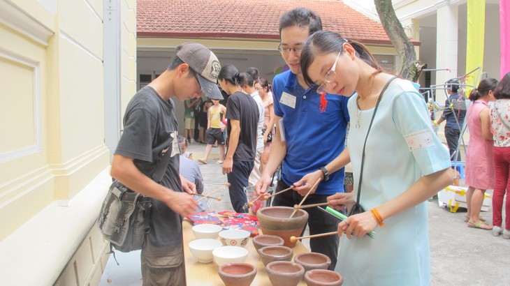 Hanoi Collective Orchestra performs with home-made instruments - ảnh 4