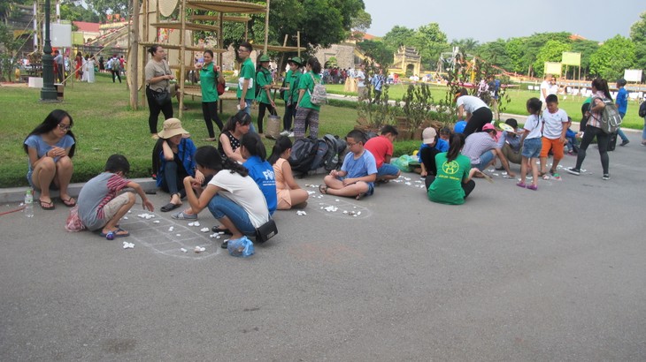 Vietnam Traditional Craft Village Tourism Festival 2016 at Thang Long Imperial Citadel  - ảnh 13