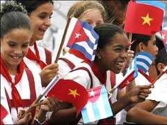 Celebran aniversario 52 de relaciones diplomáticas Vietnam-Cuba - ảnh 1