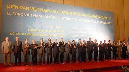 Trabajos diplomáticos seguirán contribuyendo al desarrollo de Vietnam en 2013 - ảnh 2