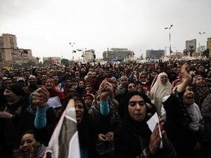 Enfrentamientos entre manifestantes y fuerzas de seguridad en El Cairo - ảnh 1