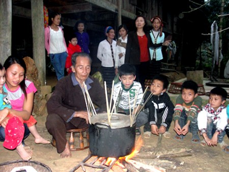 Prácticas del Tet de los Thai negros - ảnh 2