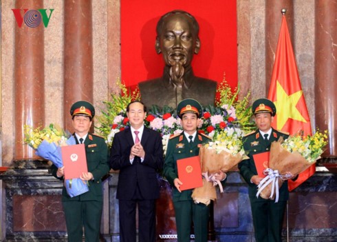 Presidente vietnamita asciende grado militar a algunos oficiales - ảnh 1