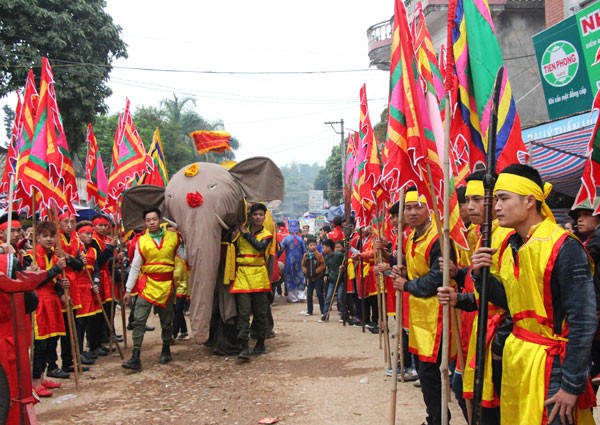 Procesión de elefantes de papel de aldea de Dao Xa - ảnh 1