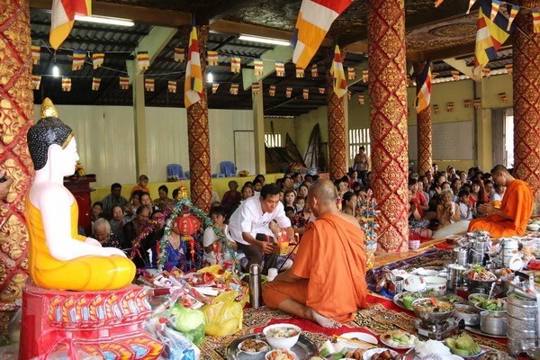 Primer ministro vietnamita felicita a comunidad étnica Jemer por fiesta de Chol Chnam Thmay - ảnh 1