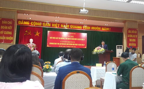 Presentan la Ley de Culto y Religión a las oficinas diplomáticas extranjeras en Vietnam - ảnh 1