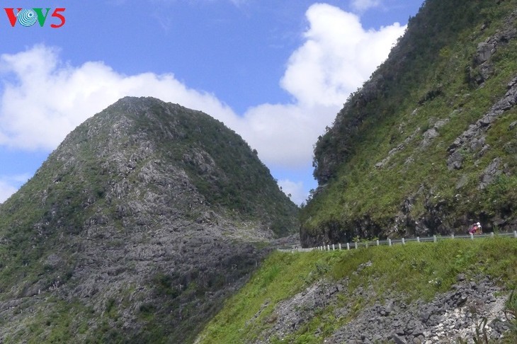 Descubren la Meseta Rocosa de Dong Van - ảnh 1