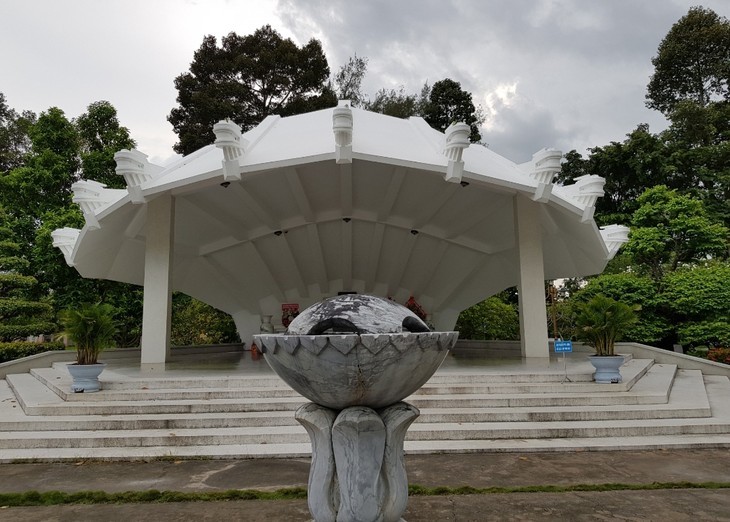 Zona de reliquias en homenaje al padre del presidente Ho Chi Minh en Dong Thap - ảnh 2