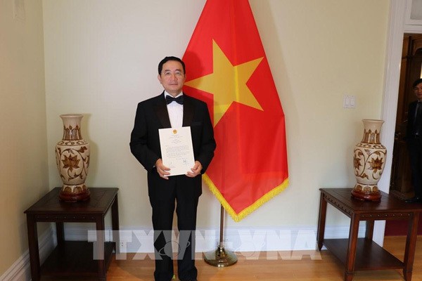 Nuevo embajador vietnamita en Canadá presenta sus cartas credenciales - ảnh 1