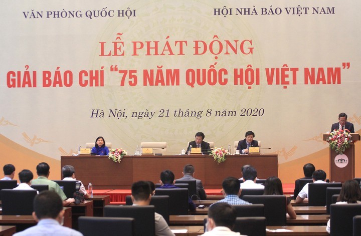 Lanzan concurso periodístico por los 75 años del establecimiento de la Asamblea Nacional de Vietnam - ảnh 1