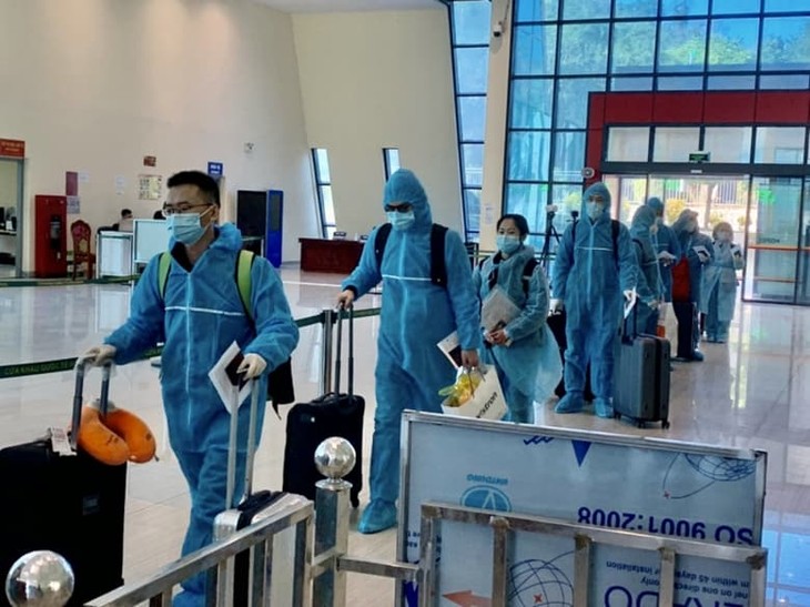 Crean condiciones favorables para la entrada de extranjeros en Vietnam - ảnh 1