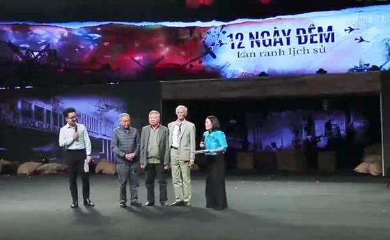 Programa de televisión en directo “12 días y noches – momentos históricos” - ảnh 1