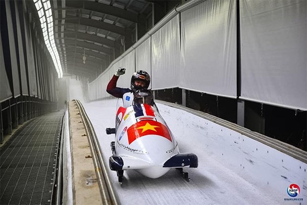 Atleta vietnamita gana medalla en Torneo Asiático de Deportes de Invierno - ảnh 1