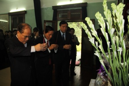 Expresan gratitud al presidente Ho Chi Minh ante inminencia del Año Nuevo Lunar - ảnh 1