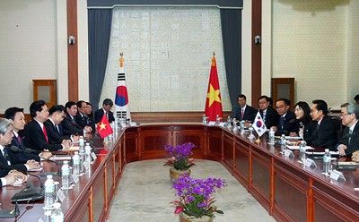 Premier vietnamita inicia su visita oficial a Corea del Sur - ảnh 1