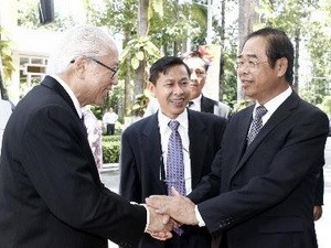 Presidente singapurense visita provincia de Binh Duong, Vietnam - ảnh 1