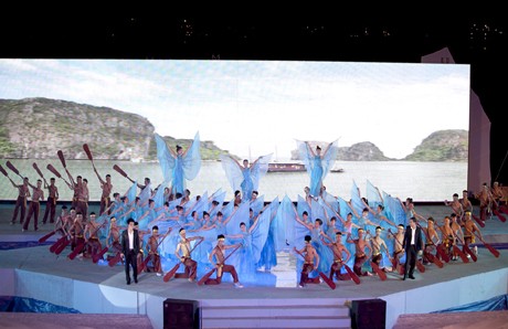 Inauguran Carnaval Ha Long 2012 - ảnh 1