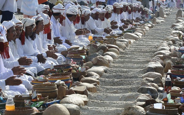 Los étnicos Cham celebran fiesta tradicional Ramuwan - ảnh 1