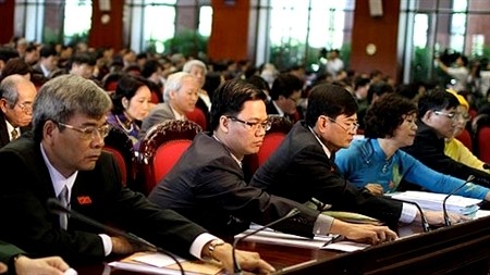 Comité Permanente del Parlamento vietnamita debate importantes programas - ảnh 1