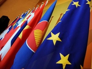 ASEAN y Unión Europea por reforzar relaciones políticas y económicas - ảnh 1