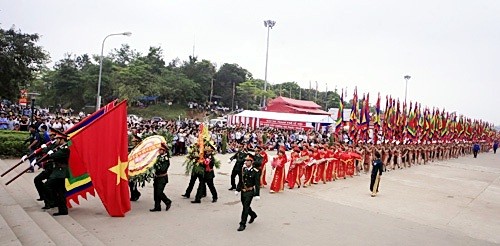 Localidades de Vietnam rinden homenaje a sus ancestros - ảnh 2