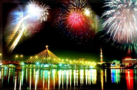 Múltiples actividades en el Certamen de Fuegos Artificiales Da Nang - ảnh 1