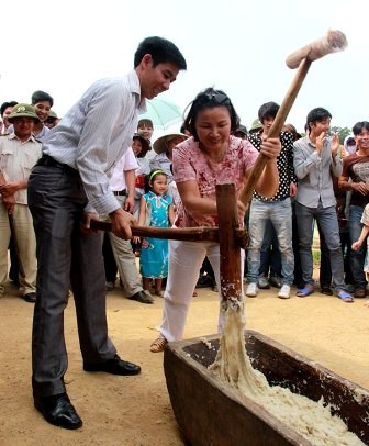 Un animado mercado de montañeses en plena capital Hanoi - ảnh 3