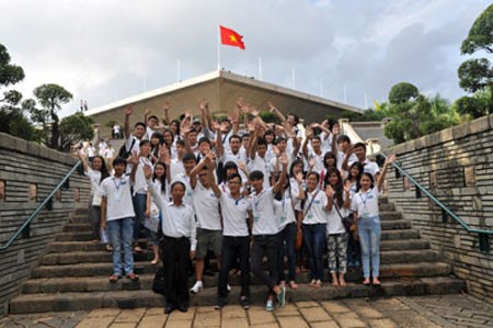 Jóvenes vietnamitas en ultramar veranean en tierra natal - ảnh 1