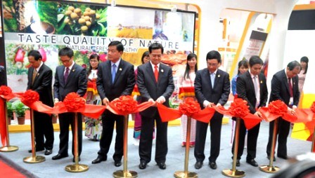 Interesado Vietnam en el avance de relaciones comerciales ASEAN-China - ảnh 2