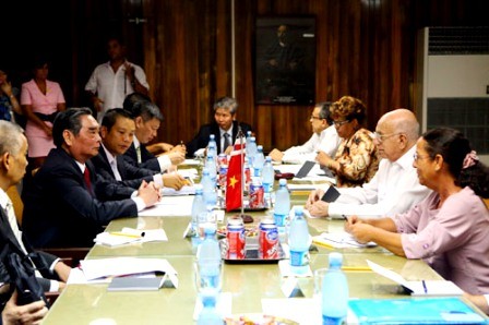 Partidos de Vietnam y Cuba acuerdan nuevos mecanismos de cooperación - ảnh 1