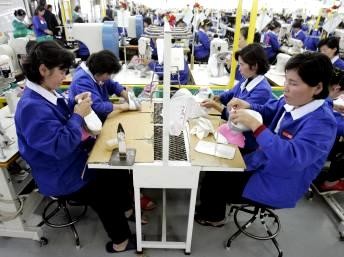 Negociaciones intercoreanas definen proteger a empleados surcoreanos en Kaesong - ảnh 1