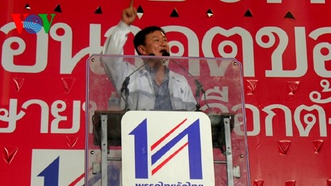 Manifiestan tailandeses contra proyecto de amnistía a Thaksin Shinawatra - ảnh 1