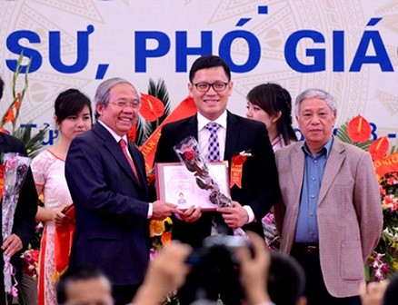 Ponderan a jóvenes ejemplares de Hanoi en 2013 - ảnh 1