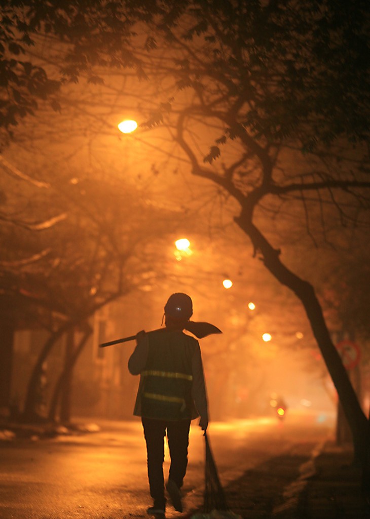 The beauty of working women in Vietnam - ảnh 8