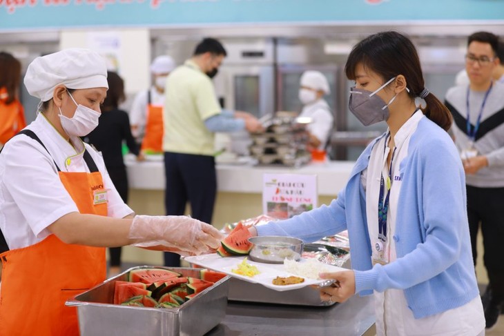 재베트남 한국 기업, 코로나 19 대응에 대한 기업의 사회적 책임을  표현  - ảnh 1