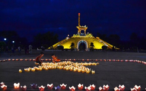 Hommage aux invalides de guerre et aux morts pour la patrie - ảnh 2