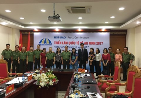 Exposition internationale sur la sécurité du Vietnam 2017 - ảnh 1