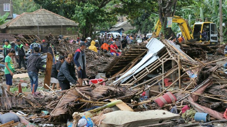 Indonésie: le lourd bilan du tsunami - ảnh 1