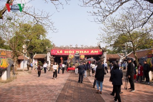 Fêtes des temples des rois Trân à Nam Dinh et à Hà Nam - ảnh 1