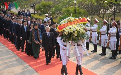 Activités de Nguyên Phu Trong au Laos - ảnh 2