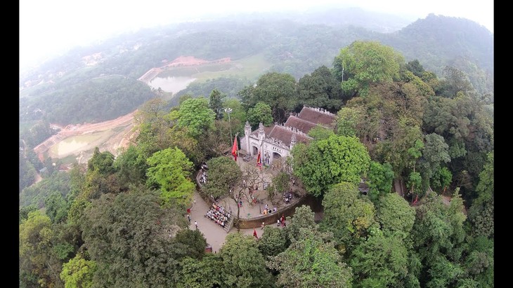 Les temples des rois Hùng fondateurs du pays - ảnh 1